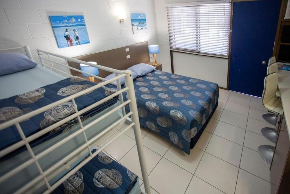 Moffat Beach Motel Калаундра Екстер'єр фото