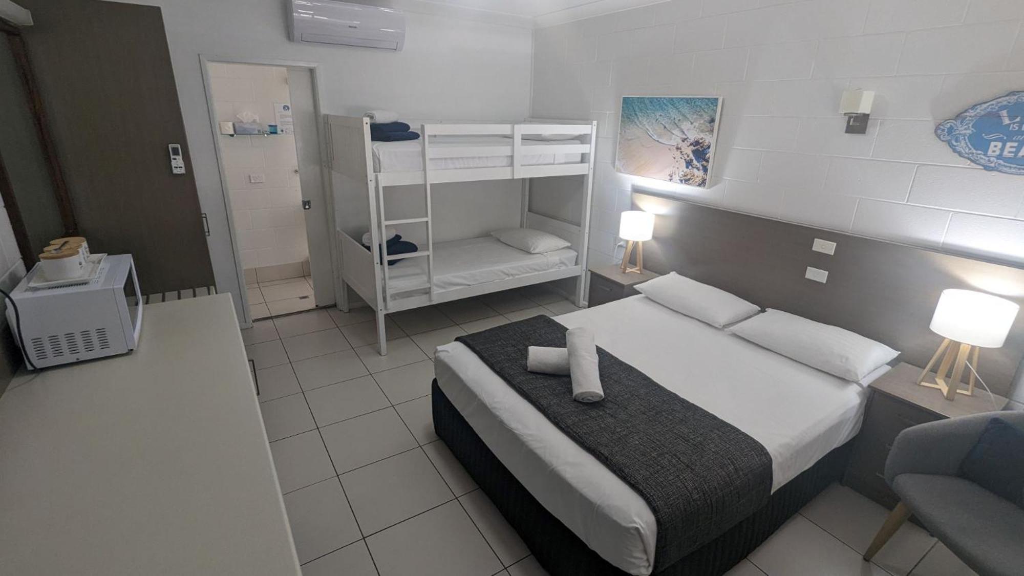 Moffat Beach Motel Калаундра Екстер'єр фото