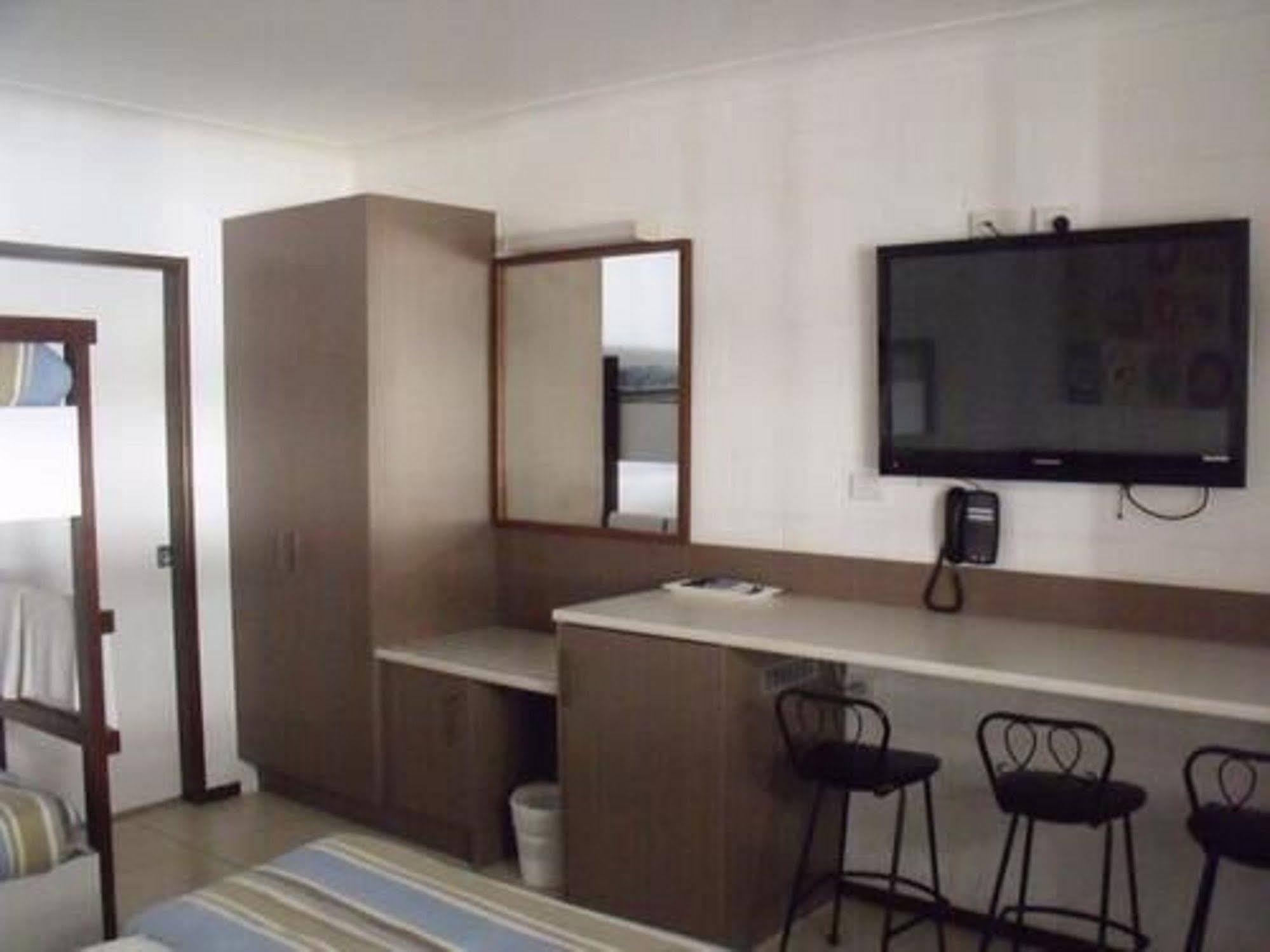 Moffat Beach Motel Калаундра Екстер'єр фото