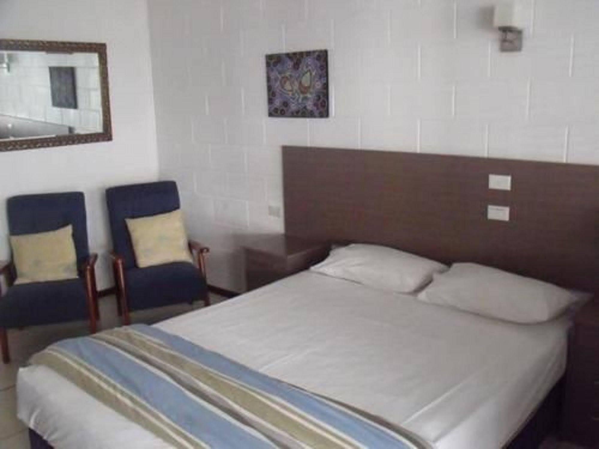 Moffat Beach Motel Калаундра Екстер'єр фото