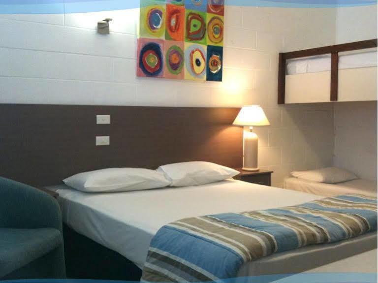 Moffat Beach Motel Калаундра Екстер'єр фото